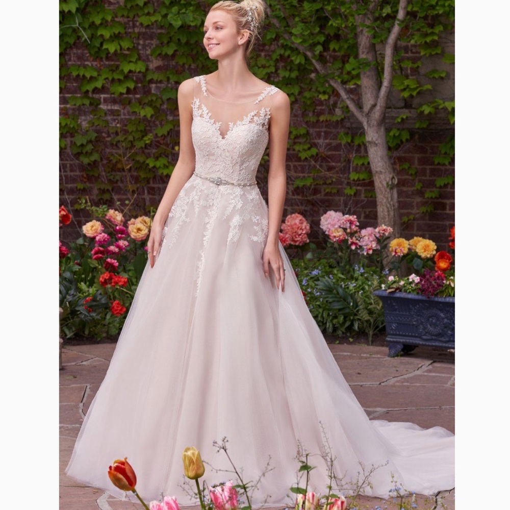 Flawless wedding gown